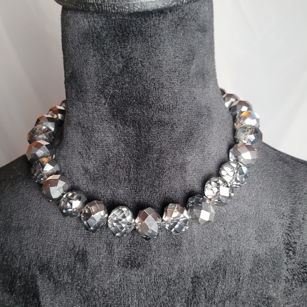 Banana Republic Gray/Silver Glass Faceted Bead Statement Necklace